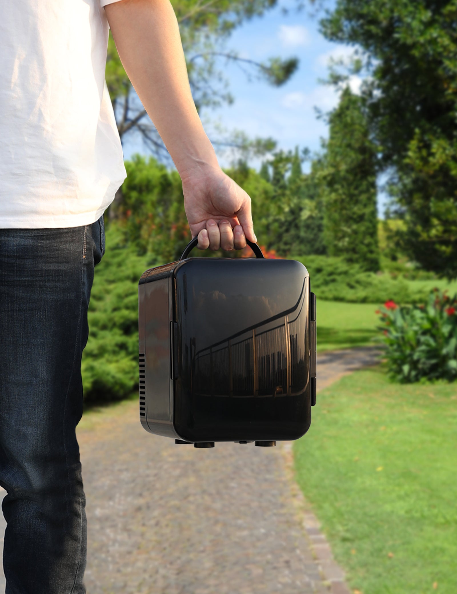 TaoTronics | 4L Portable Cosmetic and Beverage Mini Fridge TT-EF002